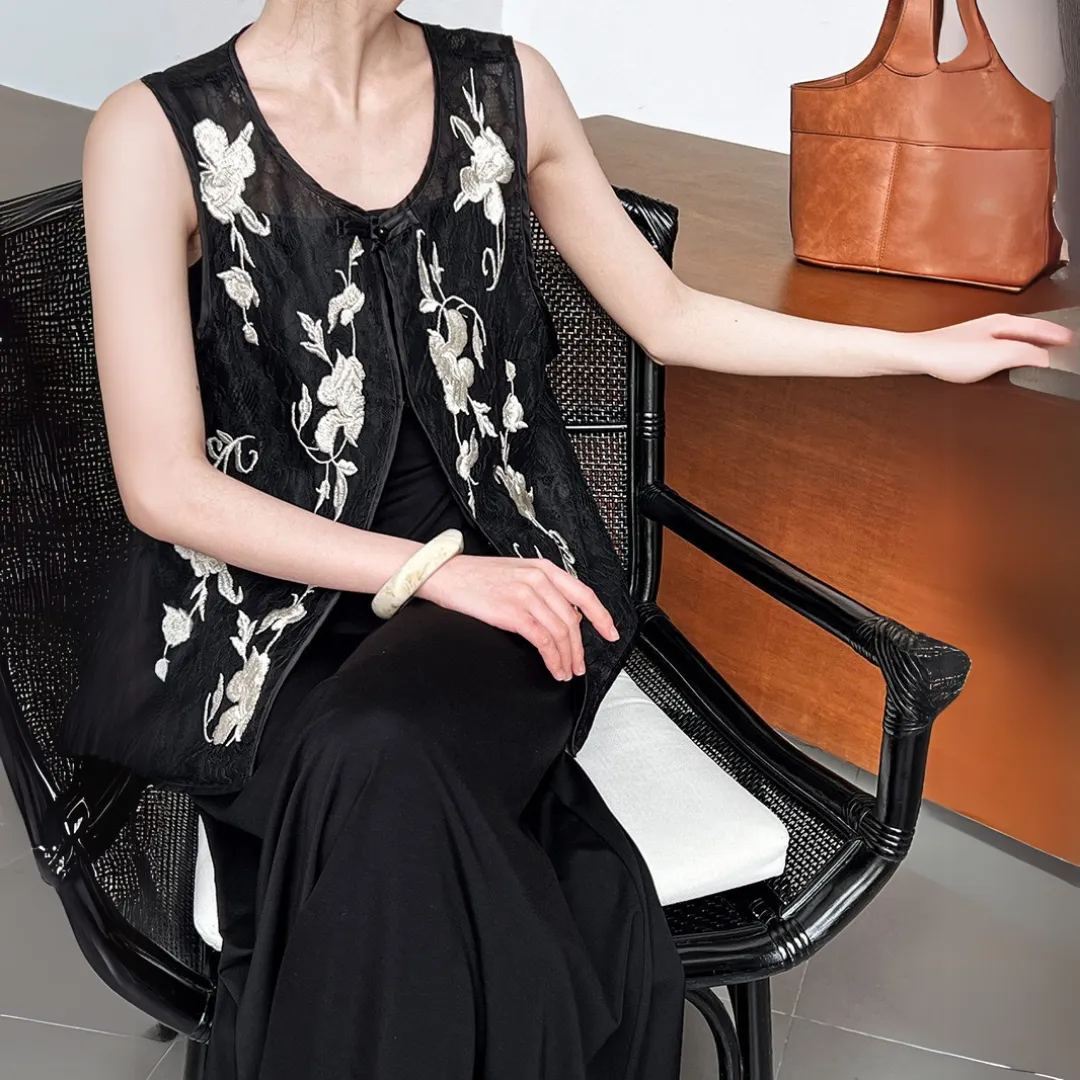 高级感~新中式刺绣马甲开衫 Elegant Chinese-Style Embroidered Floral Lace Vest