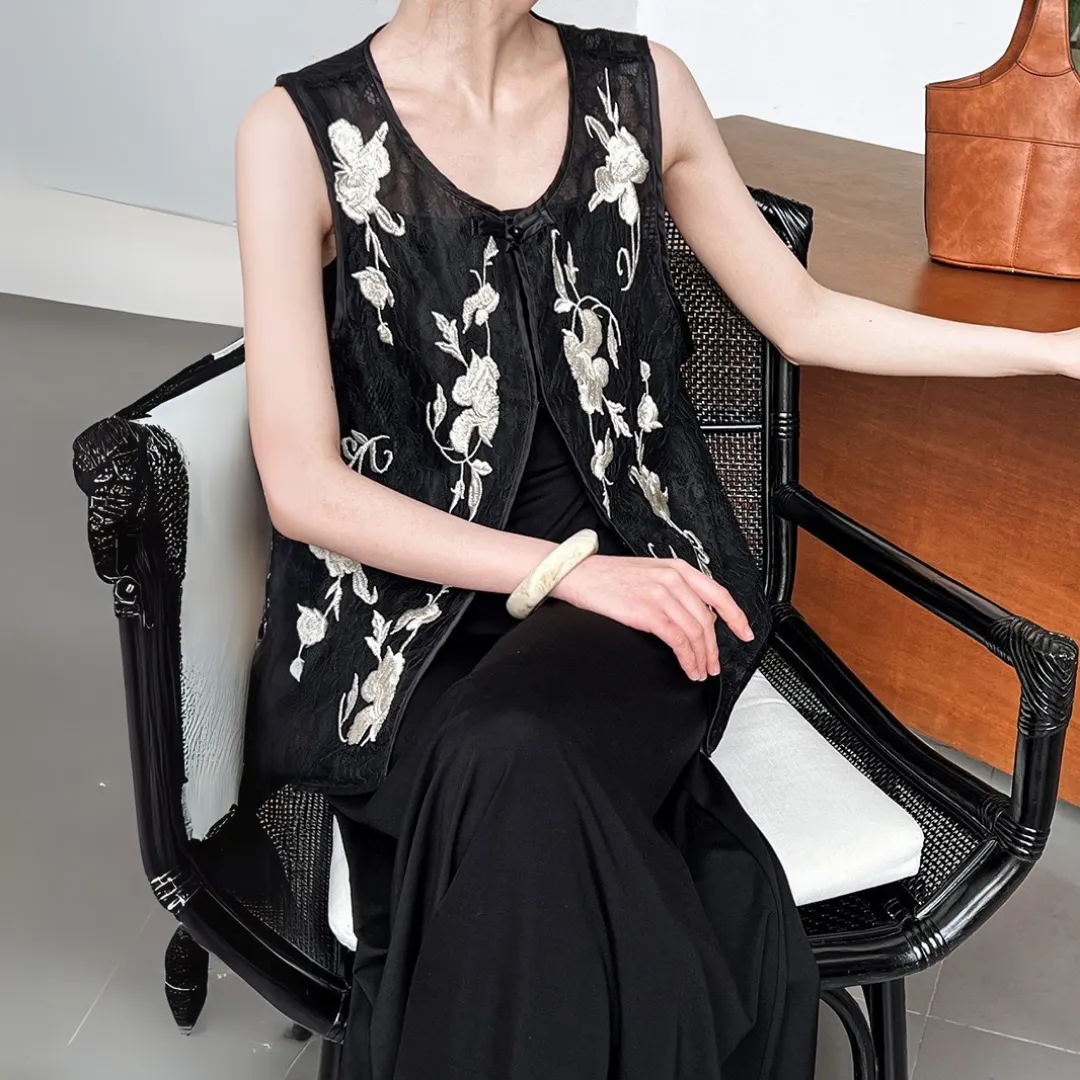 高级感~新中式刺绣马甲开衫 Elegant Chinese-Style Embroidered Floral Lace Vest