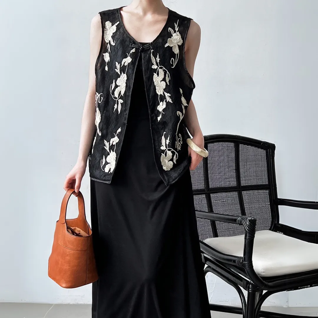 高级感~新中式刺绣马甲开衫 Elegant Chinese-Style Embroidered Floral Lace Vest