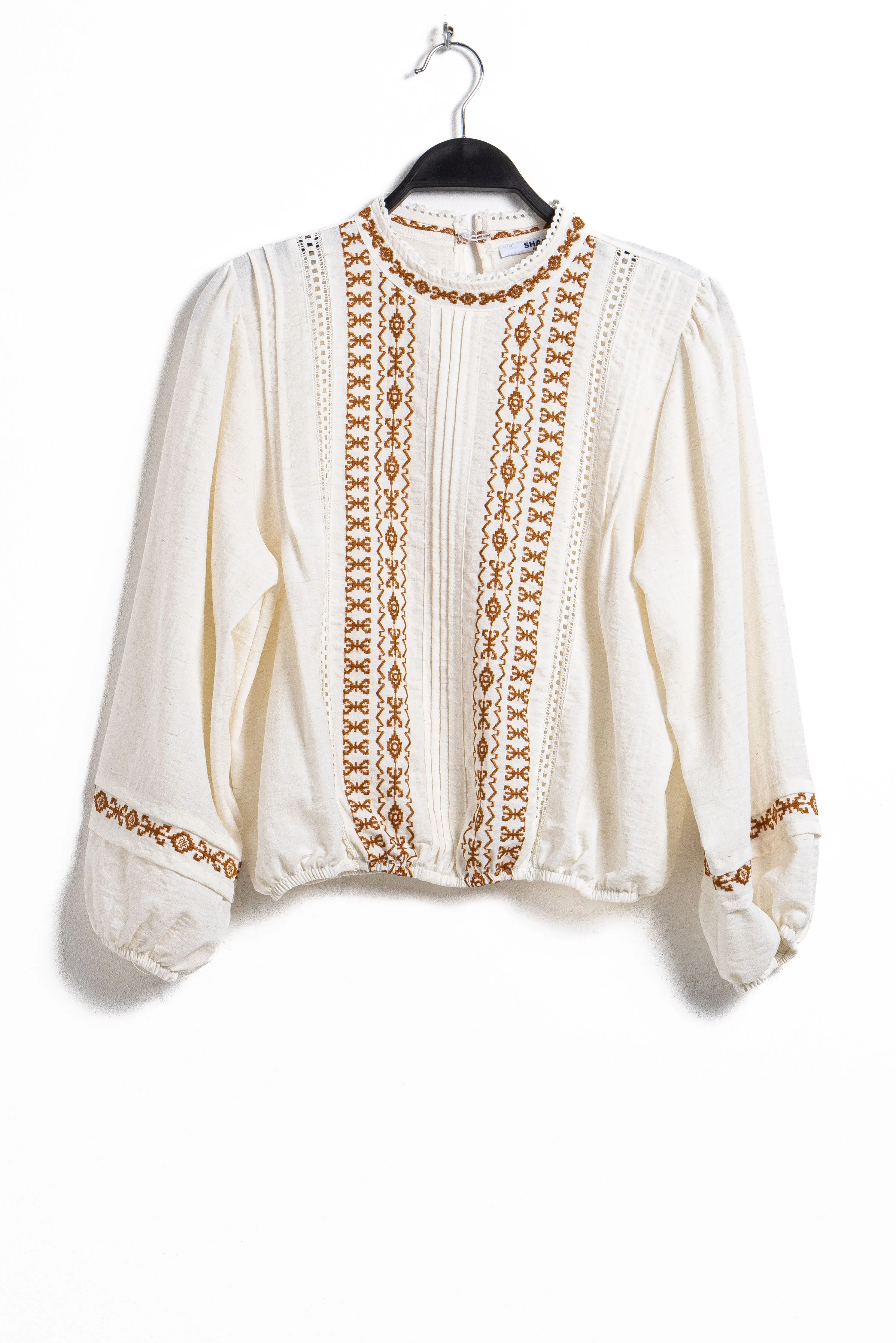 DETIAL EMBROIDERED BLOUSE