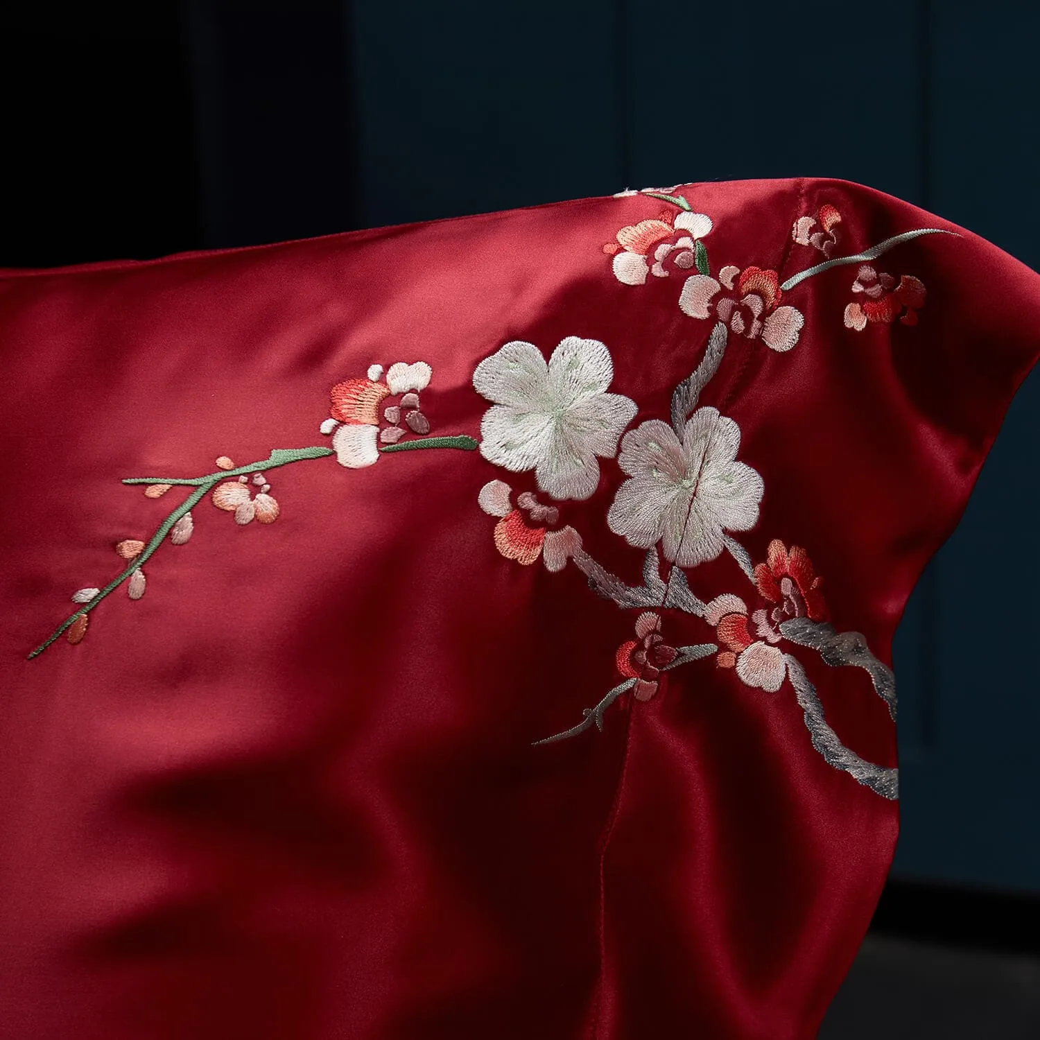 DISANGNI 100% mulberry silk silk pillowcase, used for hair and skin, envelope type, double-sided silk, embroidery, 600 yarns, 1PC