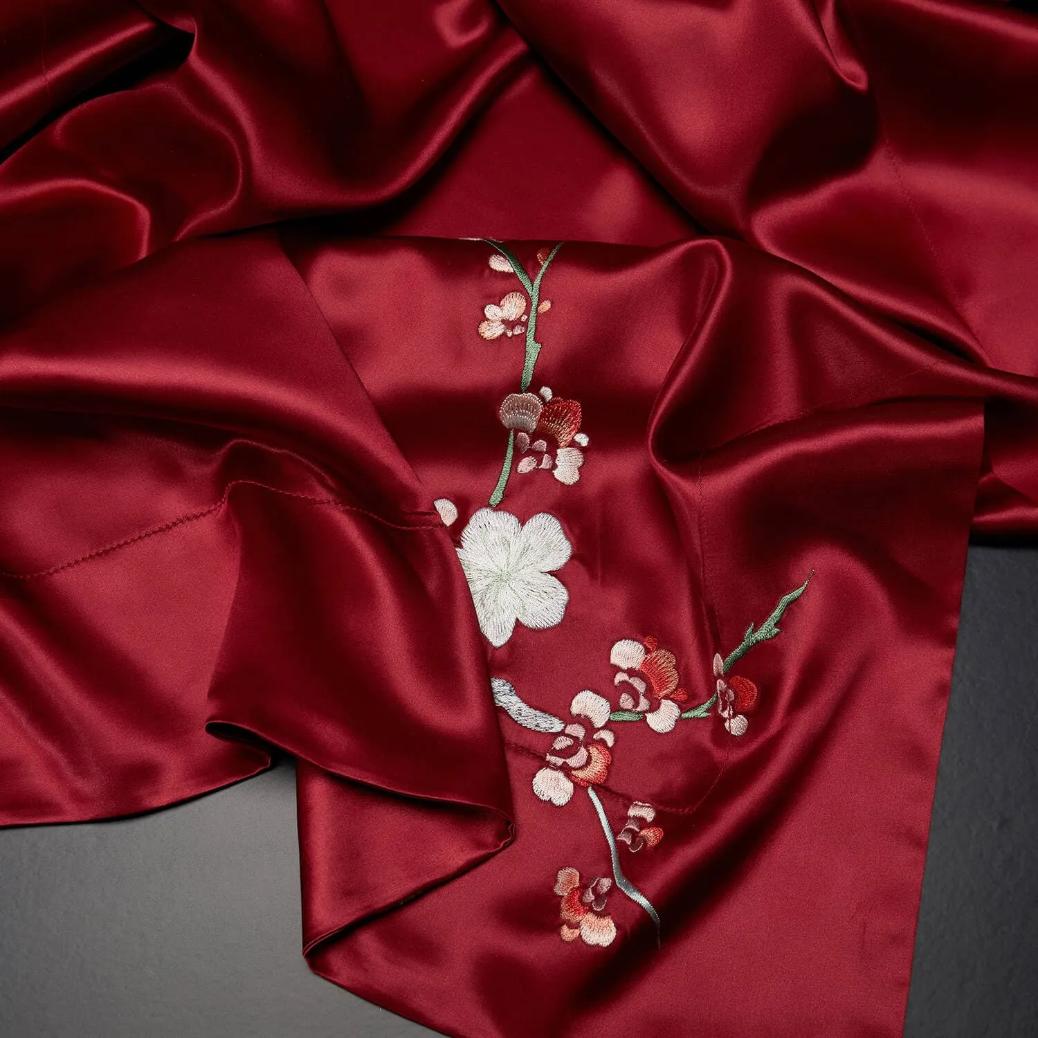 DISANGNI 100% mulberry silk silk pillowcase, used for hair and skin, envelope type, double-sided silk, embroidery, 600 yarns, 1PC