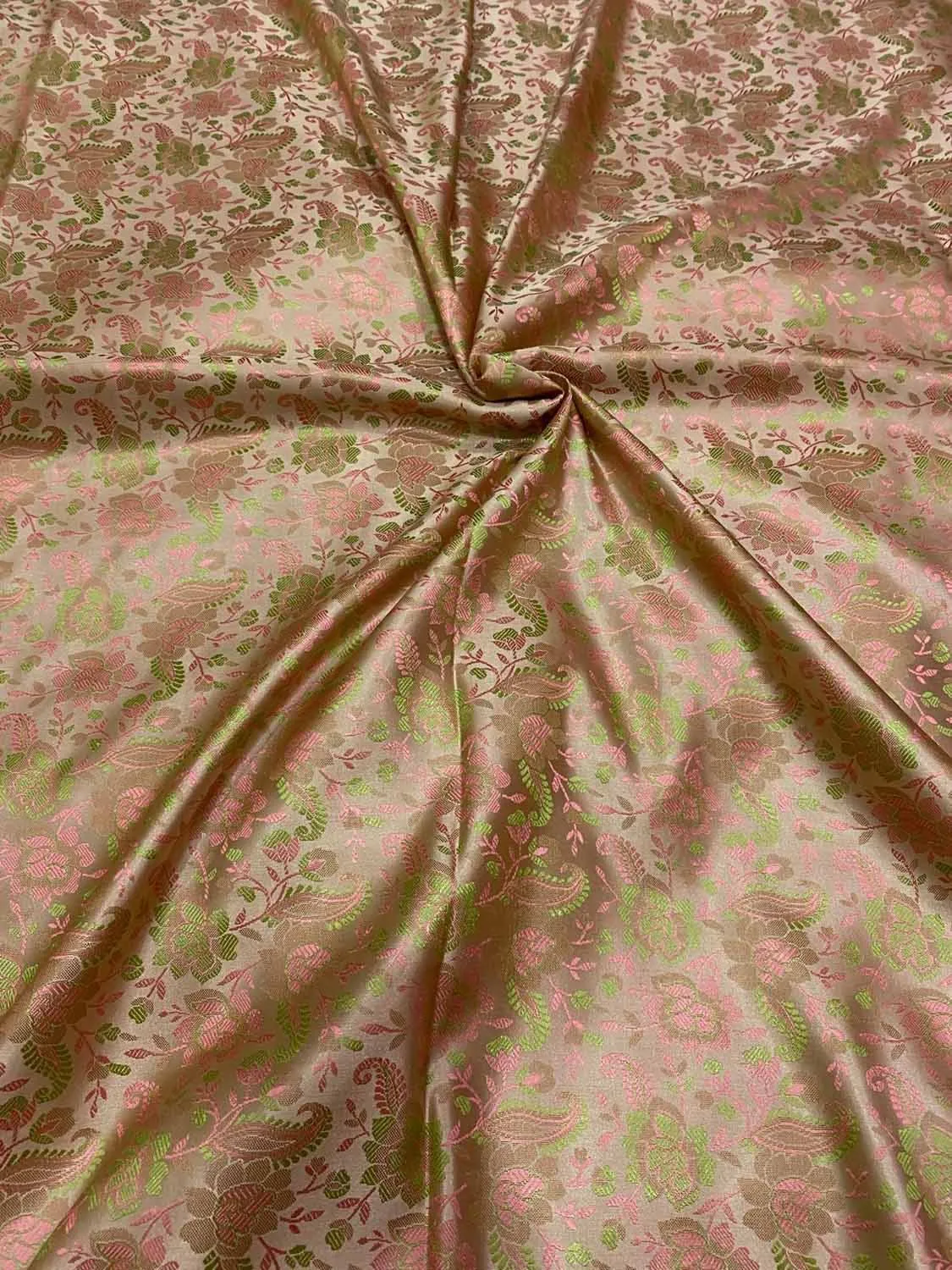 Elegant Pastel Banarasi Jamawar Resham Tanchui Silk Fabric ( 2.5 Mtr )