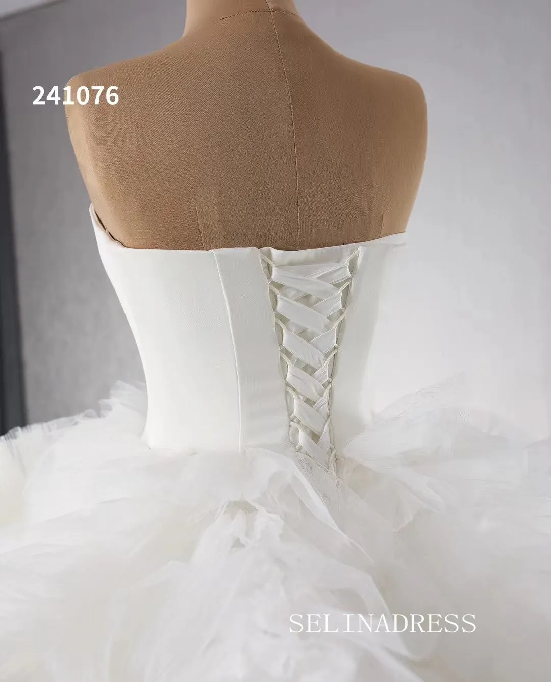 Luxury Haute Couture White Wedding Dress Strapless Ruffles Ball Gown Bridal Dresses 241076
