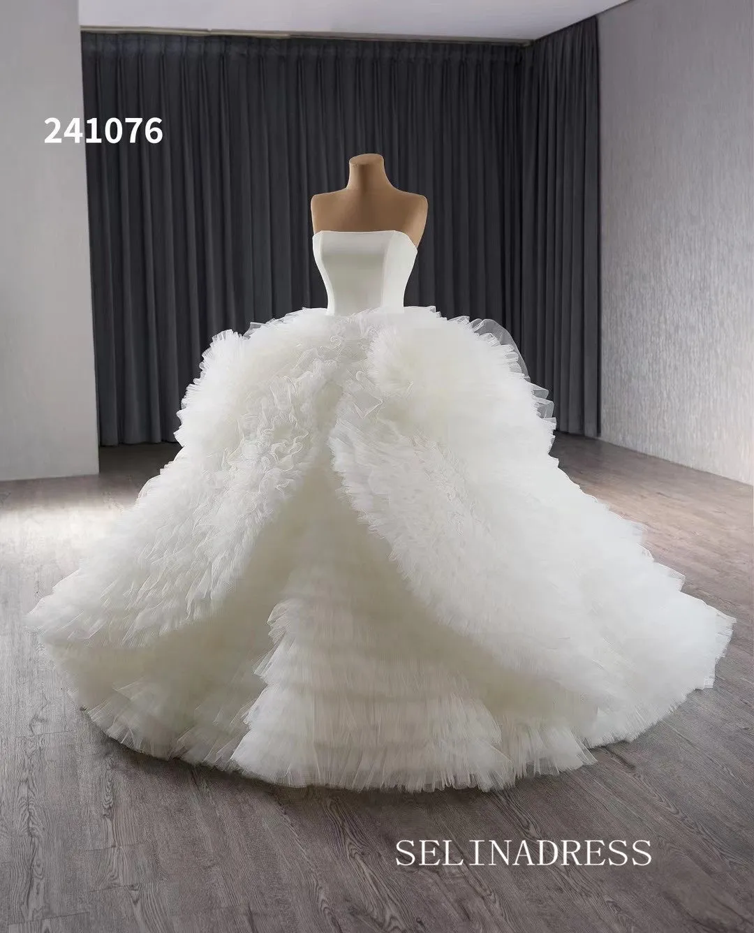 Luxury Haute Couture White Wedding Dress Strapless Ruffles Ball Gown Bridal Dresses 241076